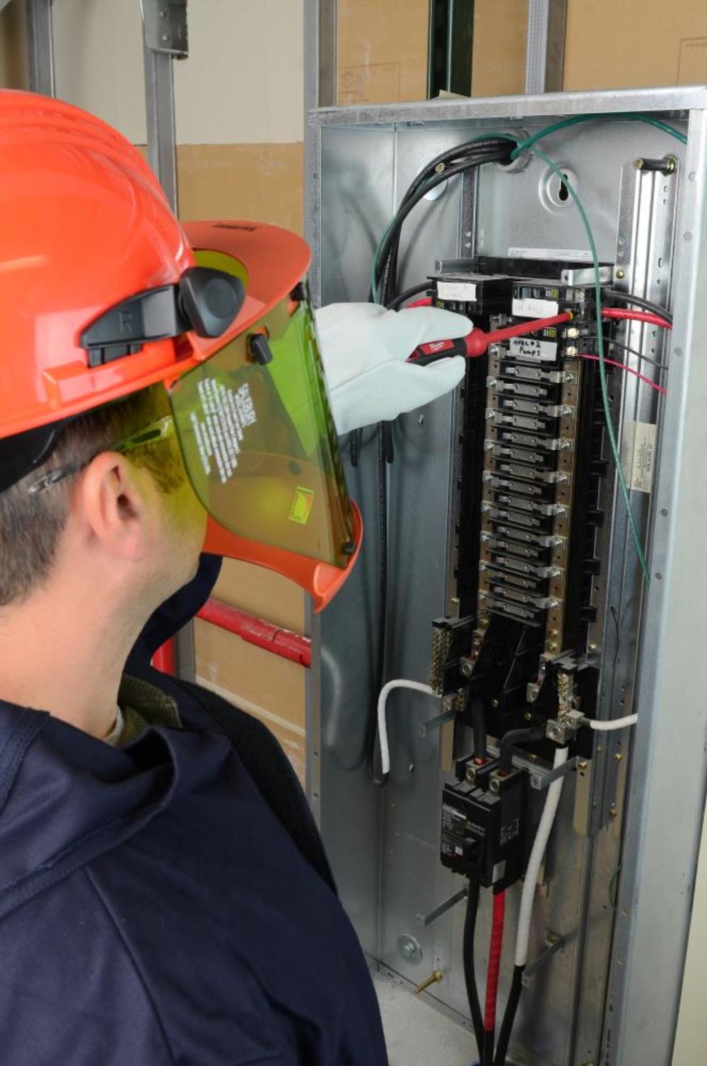 Milwaukee #3 Square 6 in. 1000V Insulated Screwdriver - Ascmtools