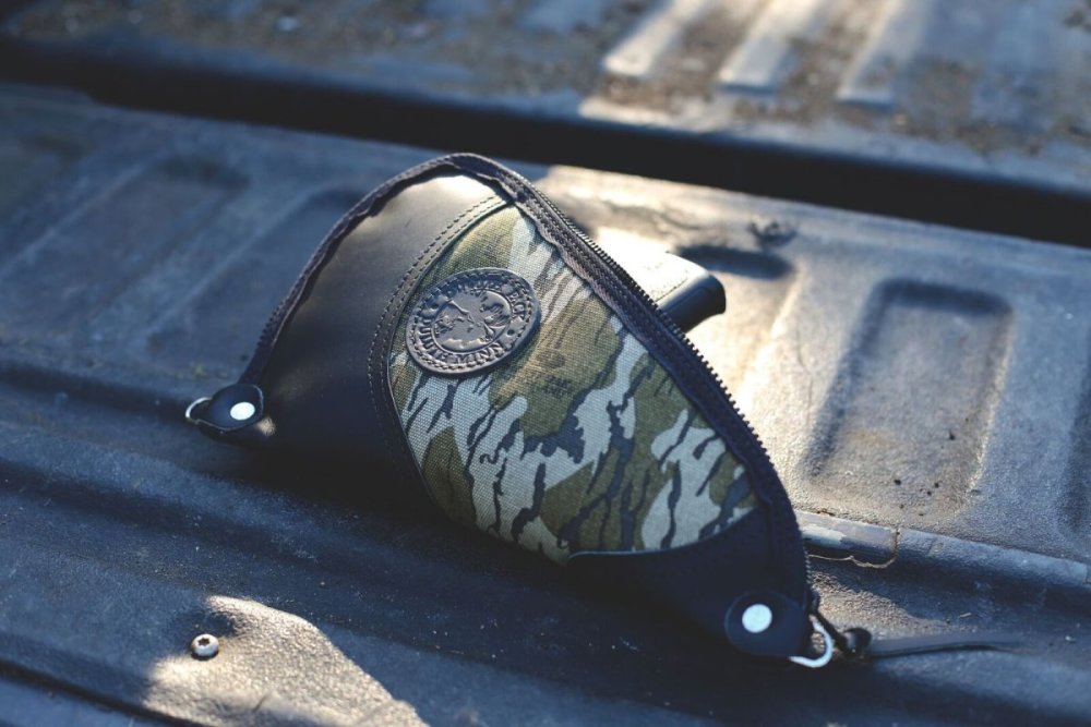 Duluth Pack Mossy Oak Bottomland Mini Pistol Rug with Sherpa Lining - Ascmtools