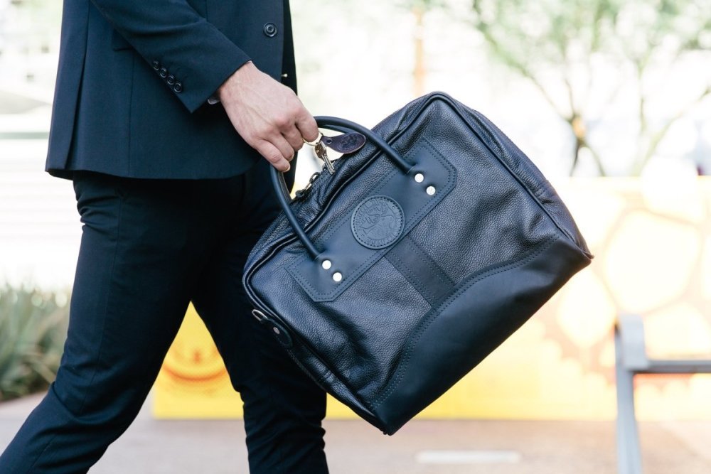 Duluth Pack 10 Liter Capacity Black Standard Small Pebbled Leather Briefcase - Ascmtools