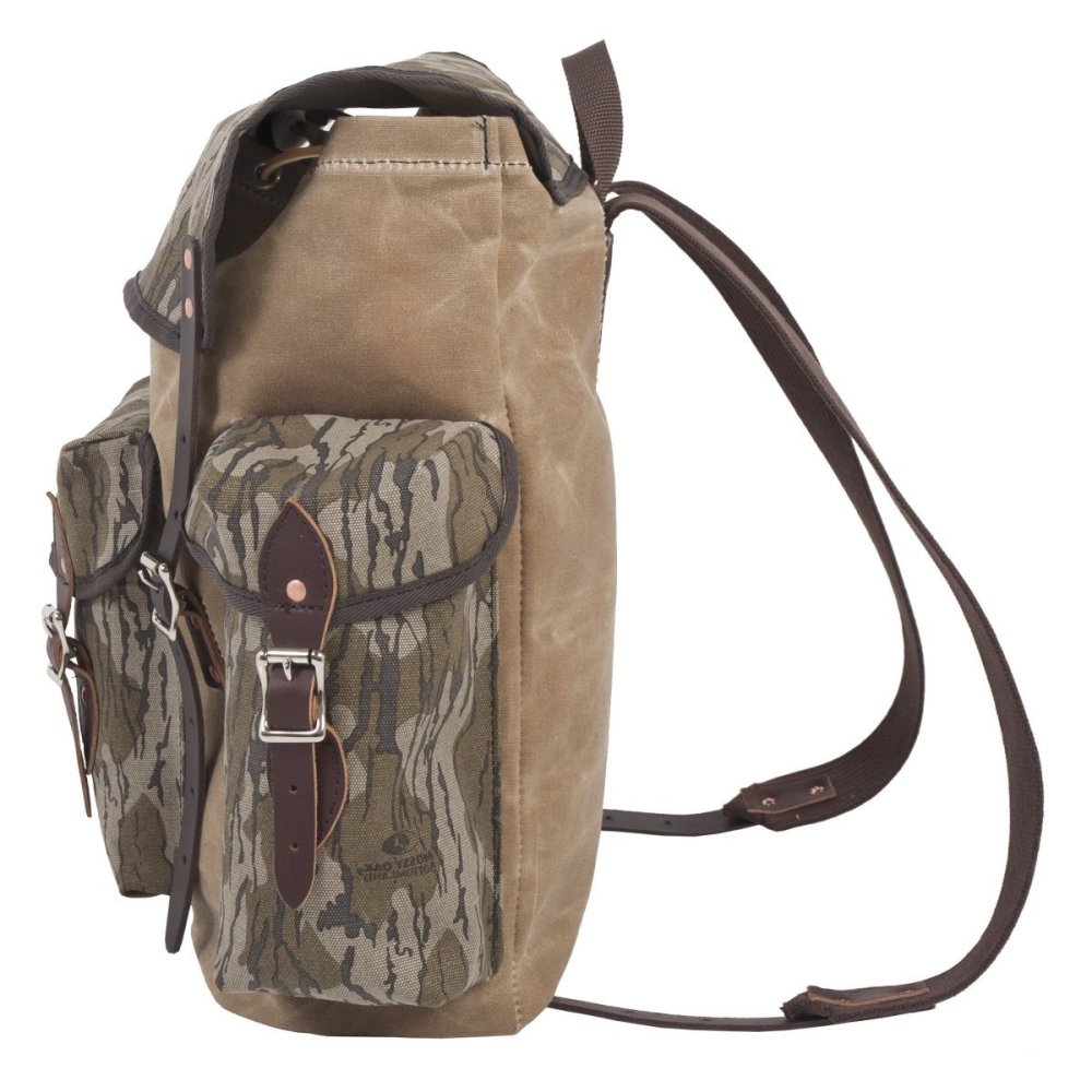 Duluth Pack 24 Liter Capacity Wax Khaki/Mossy Oak Bottomland Dual Wanderer Pack - Ascmtools