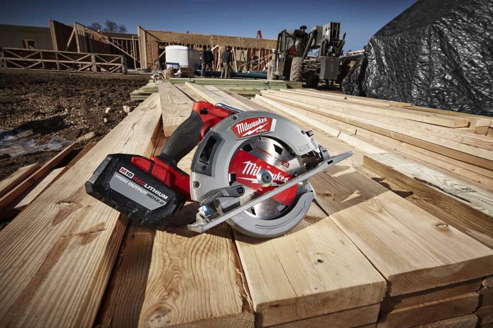 Milwaukee M18 FUEL 7-1/4 in. Circular Saw Kit - Ascmtools