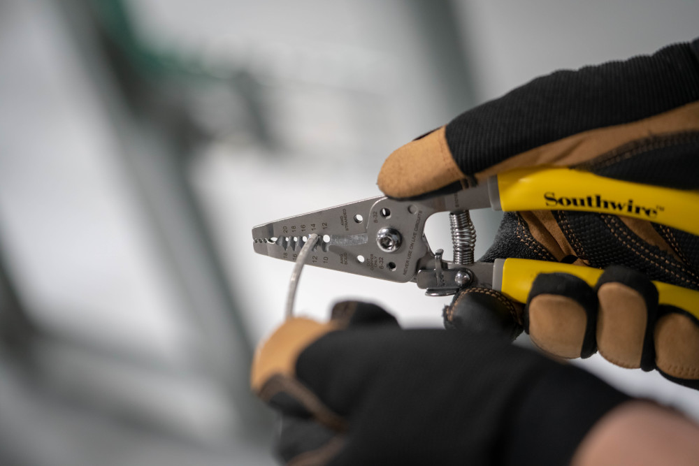Southwire Ergonomic Wire Stripper 10 18 AWG - Ascmtools