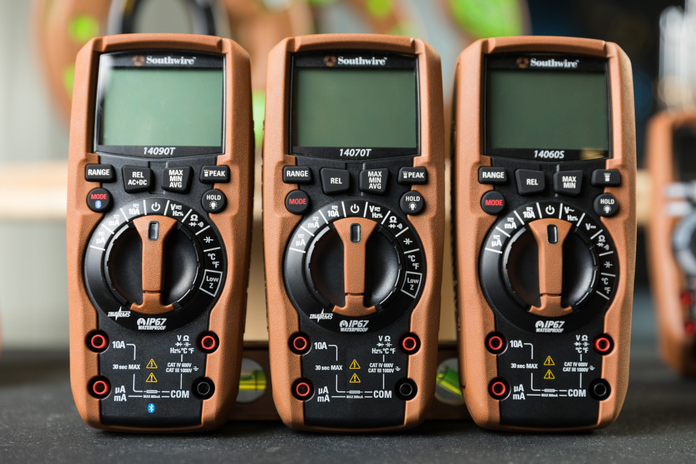 Southwire TechnicianPRO Auto Range Multimeter with MApp Mobile App - Ascmtools