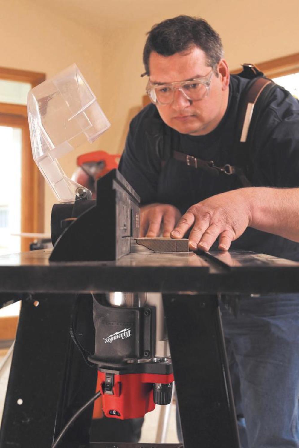 Milwaukee 2-1/4 Max HP EVS BodyGrip Router - Ascmtools