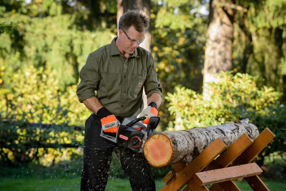 Oregon CS300-E6 40V Chain Saw Kit with 2.4 Ah. Battery Pack and Standard Charger - Ascmtools