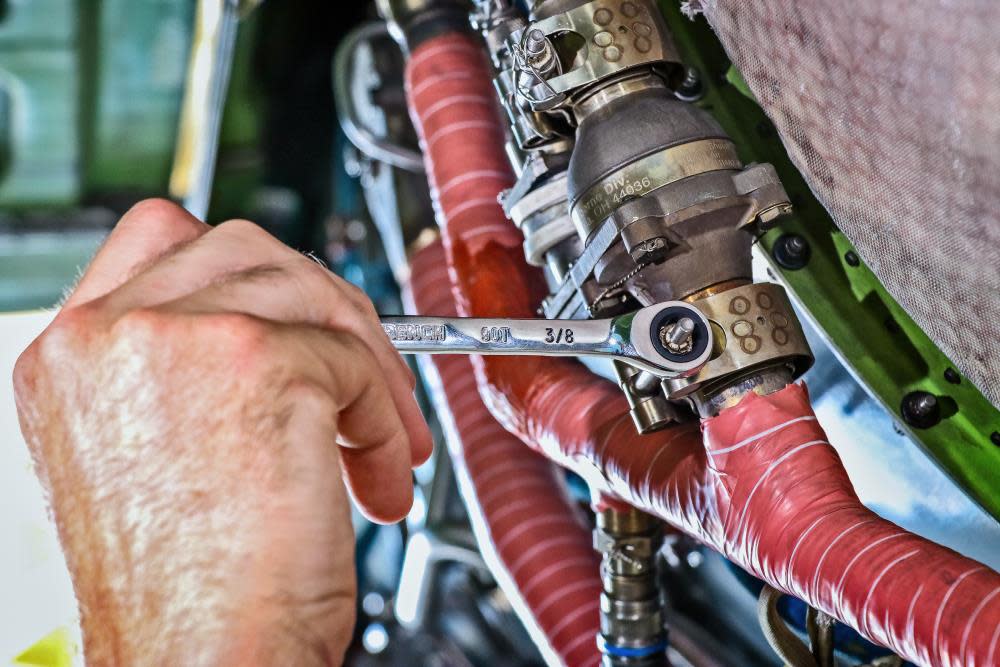 GEARWRENCH 11/16″ 90T 12 Point Ratcheting Combination Wrench - Ascmtools