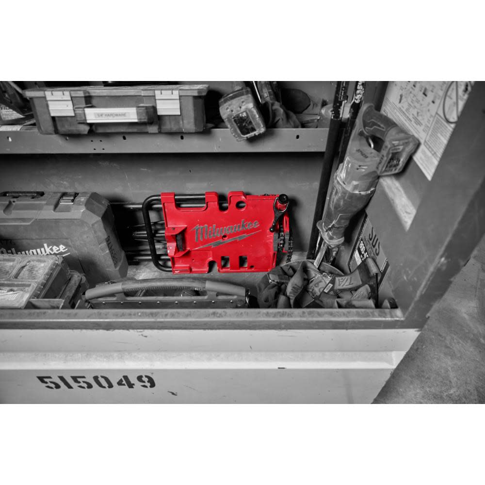 Milwaukee 6 Leveling Tripod Chain Vise - Ascmtools