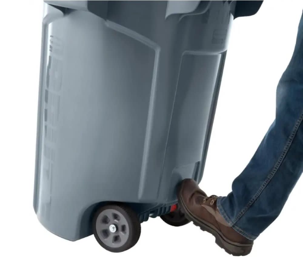 Rubbermaid Brute Trash Can 44 Gallon Wheeled Gray - Ascmtools