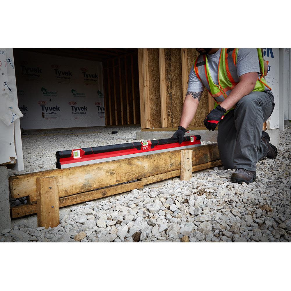 Milwaukee 48 in. REDSTICK Concrete Screed Level - Ascmtools
