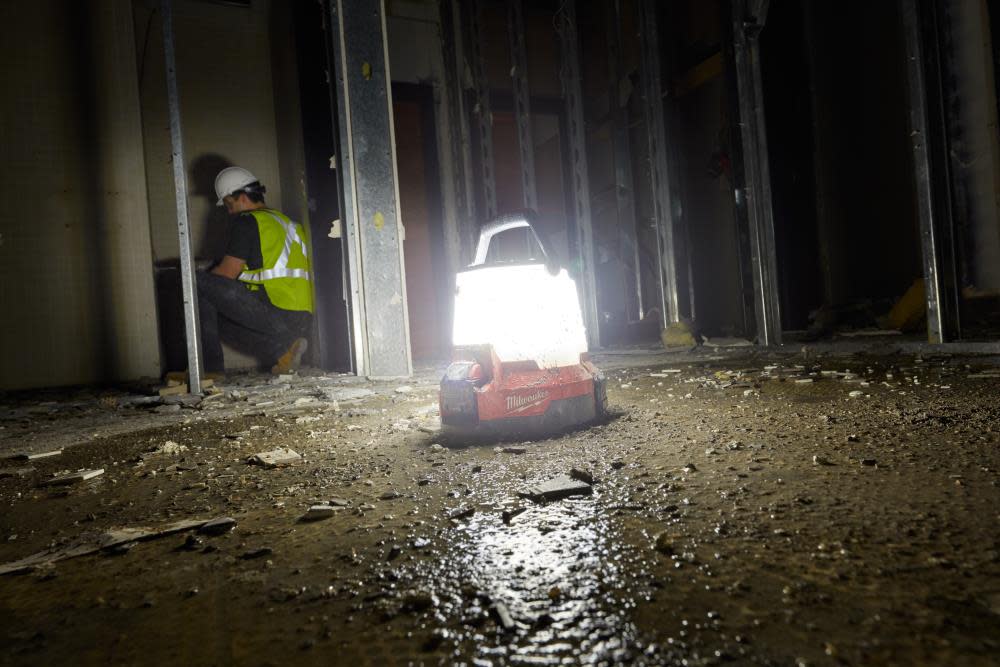 Milwaukee M18 RADIUS LED Compact Site Light - Ascmtools