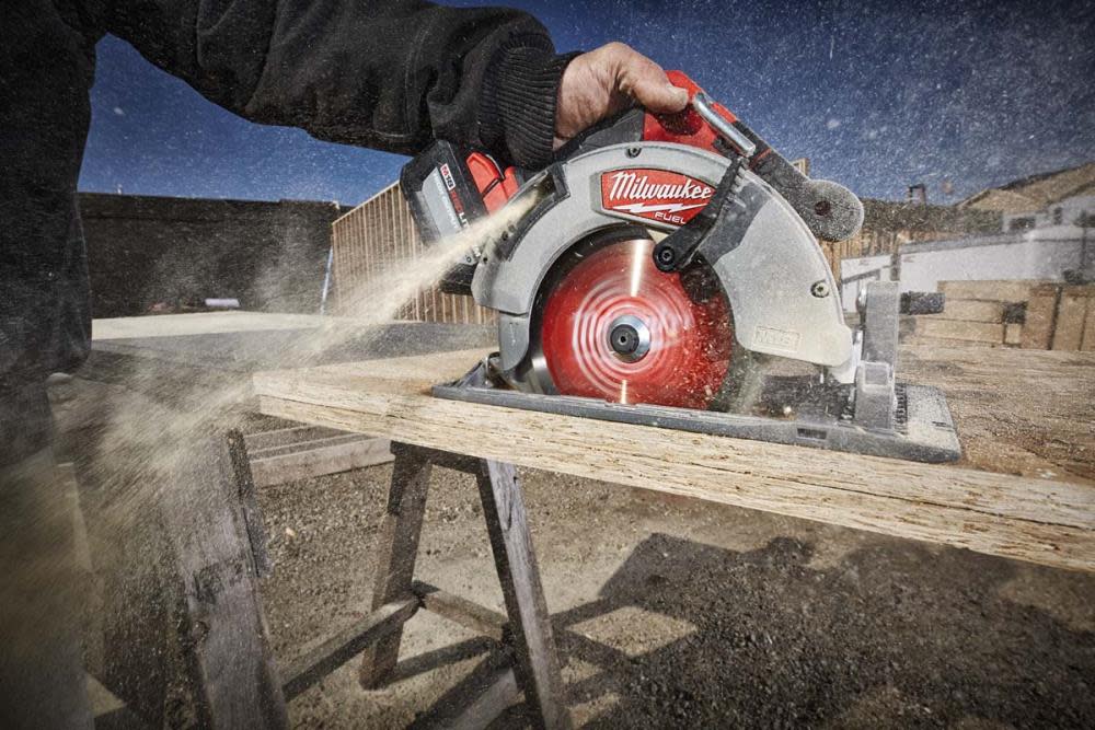 Milwaukee M18 FUEL 7-1/4 in. Circular Saw Kit - Ascmtools