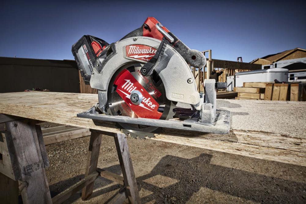 Milwaukee M18 FUEL 7-1/4 in. Circular Saw Kit - Ascmtools