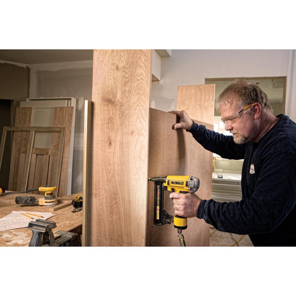 DEWALT 18 Gauge Finish Stapler - Ascmtools