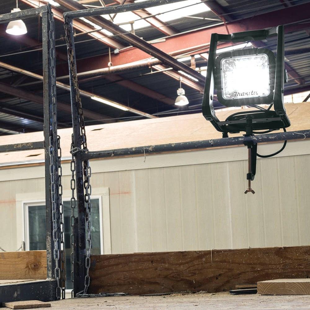 Makita Pipe Clamp Light Stand for DML805 - Ascmtools