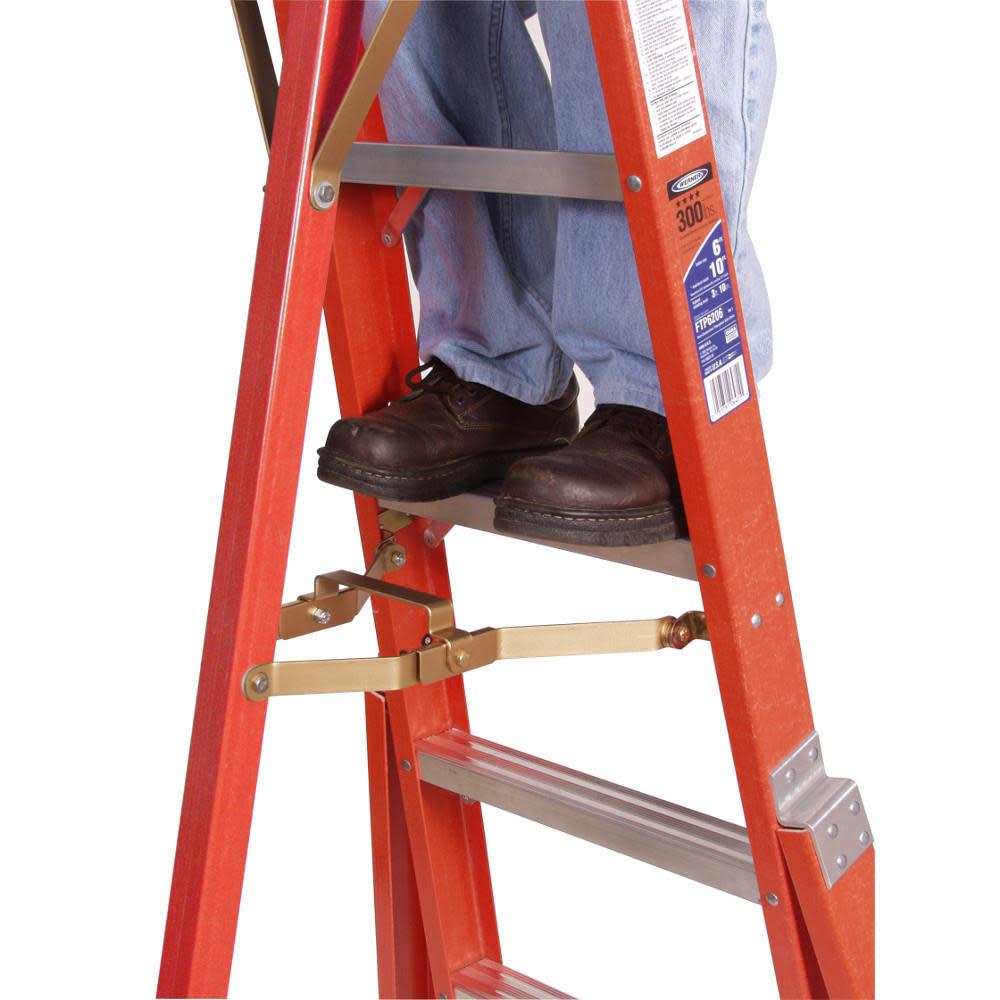Werner 4-ft Fiberglass 300-lb Type IA Tripod Ladder - Ascmtools