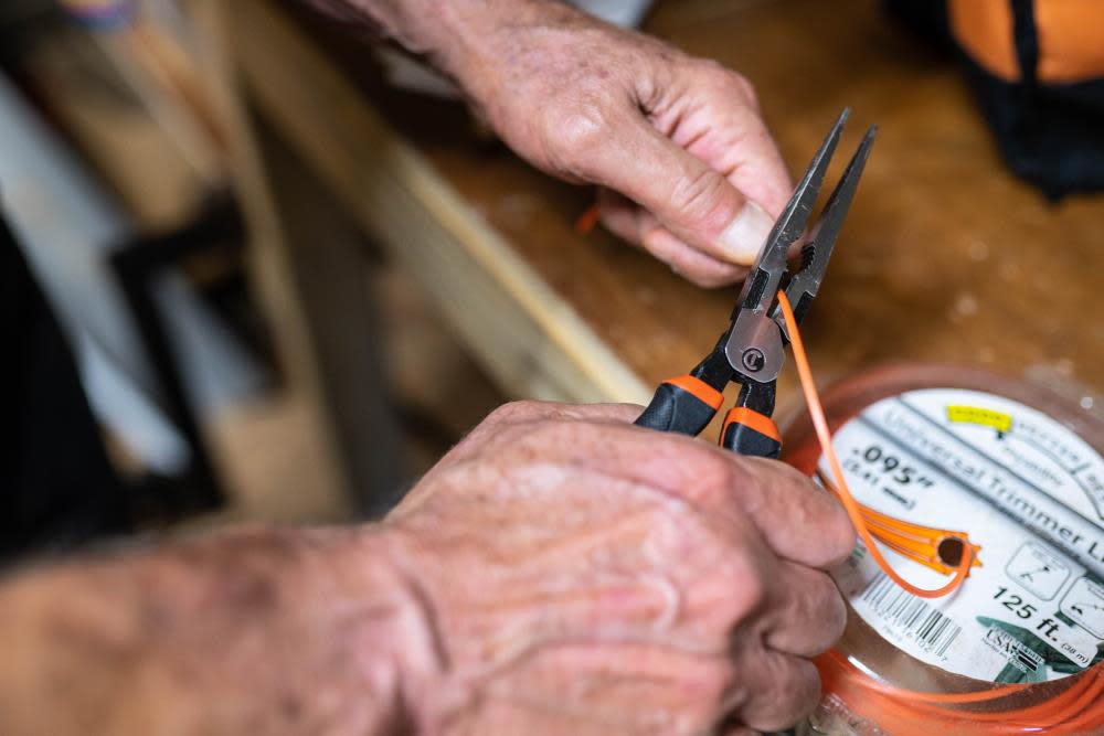 Crescent 8″ Z2 Long Nose Dual Material Pliers - Ascmtools