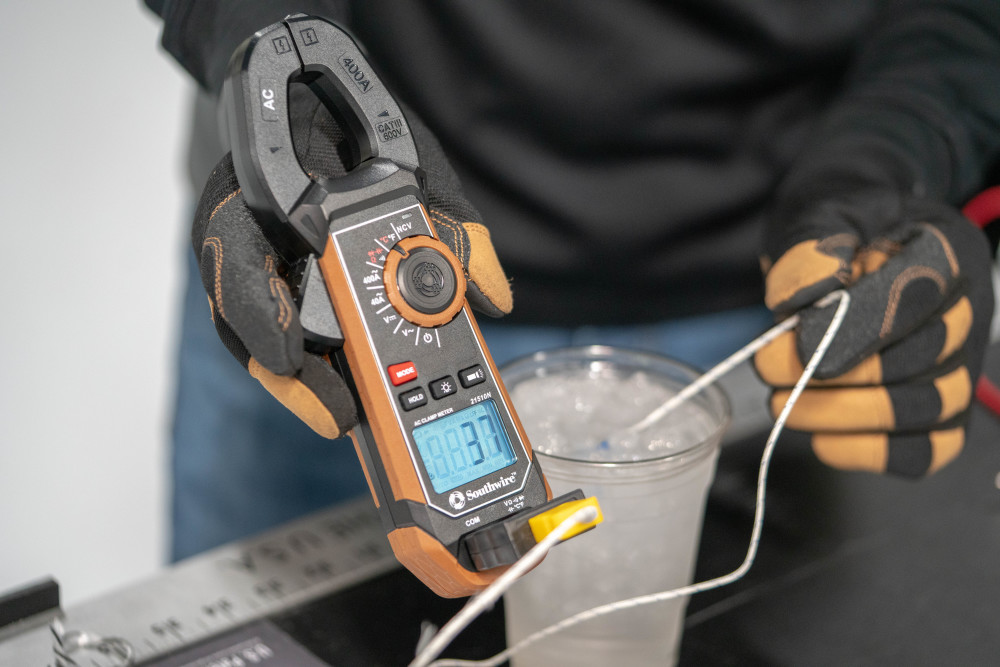 Southwire AC Clamp Meter with Built-In NCV Worklight - Ascmtools