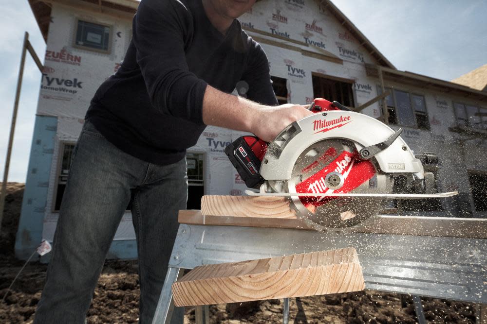 Milwaukee M18 7-1/4″ Circular Saw Brushless Reconditioned - Ascmtools