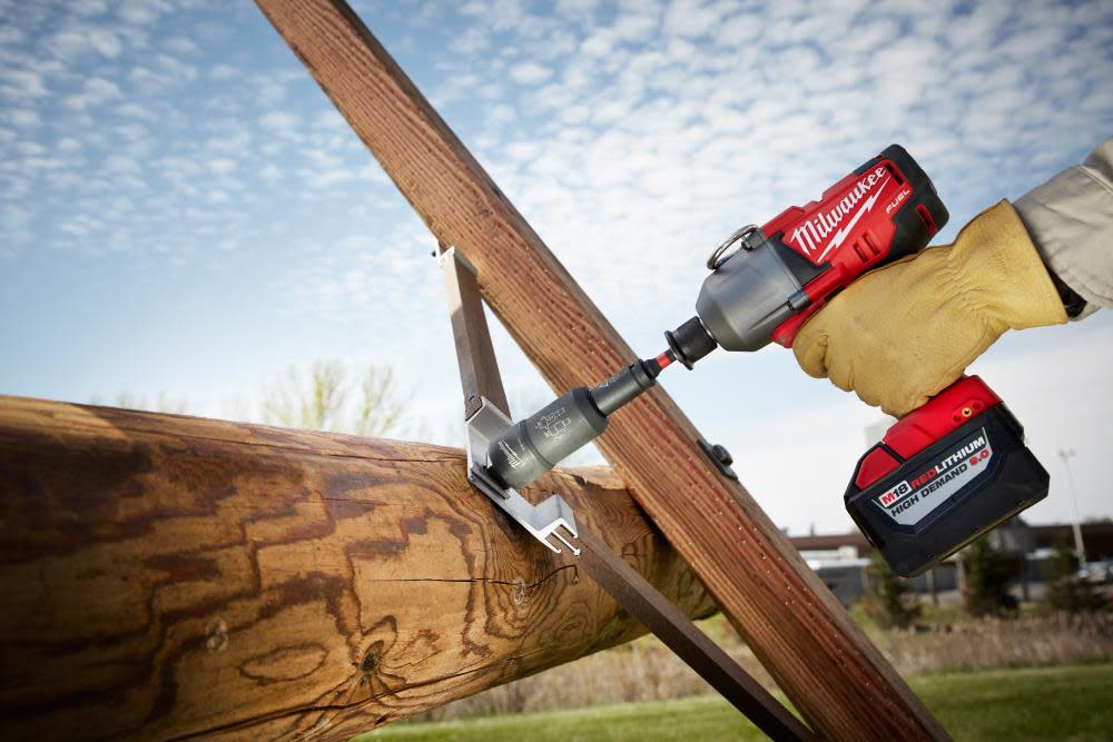 Milwaukee SHOCKWAVE Lineman’s 3-in-1 Distribution Utility Socket - Ascmtools