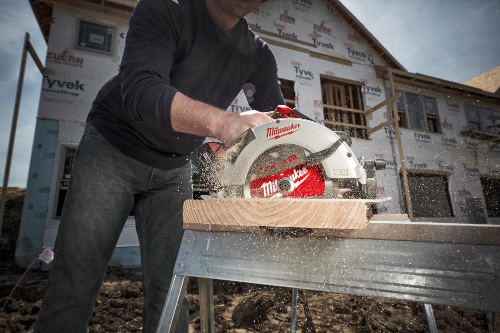 Milwaukee M18 7-1/4″ Circular Saw Brushless Reconditioned - Ascmtools