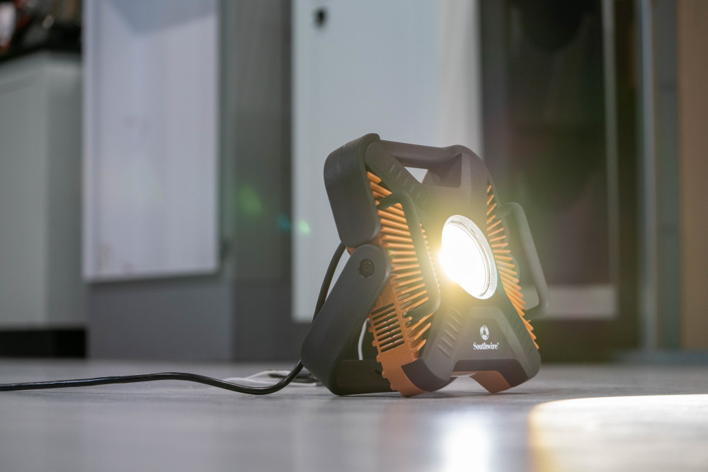 Southwire 10000 Lumen LED Work Light - Ascmtools