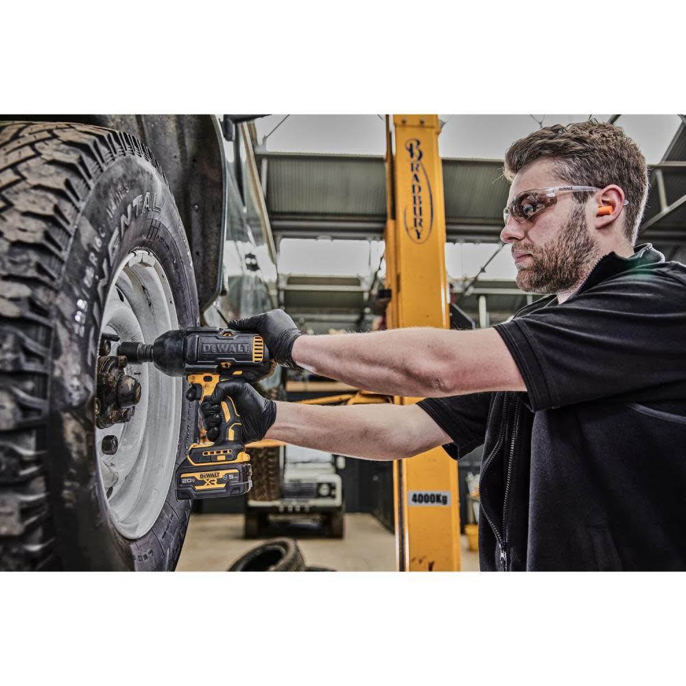 DEWALT 20V MAX XR 1/2″ High Torque Impact Wrench with Hog Ring Anvil Kit - Ascmtools
