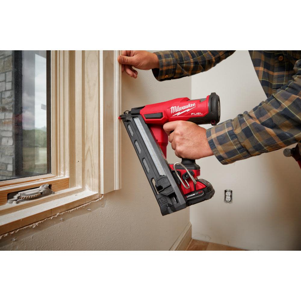 Milwaukee M18 FUEL 15 Gauge Finish Nailer Kit - Ascmtools