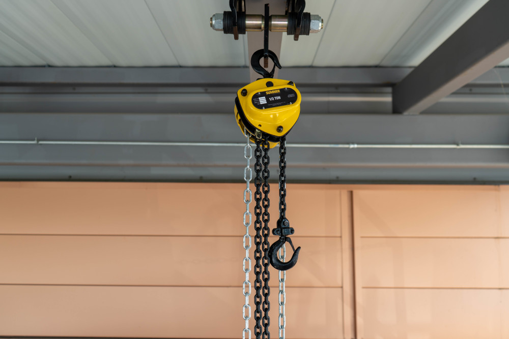 Sumner Chain Hoist 1/2 Ton with 10′ Chain Fall - Ascmtools
