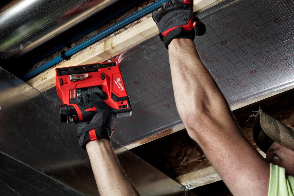 Milwaukee M12 3/8 in. Crown Stapler-Reconditioned - Ascmtools