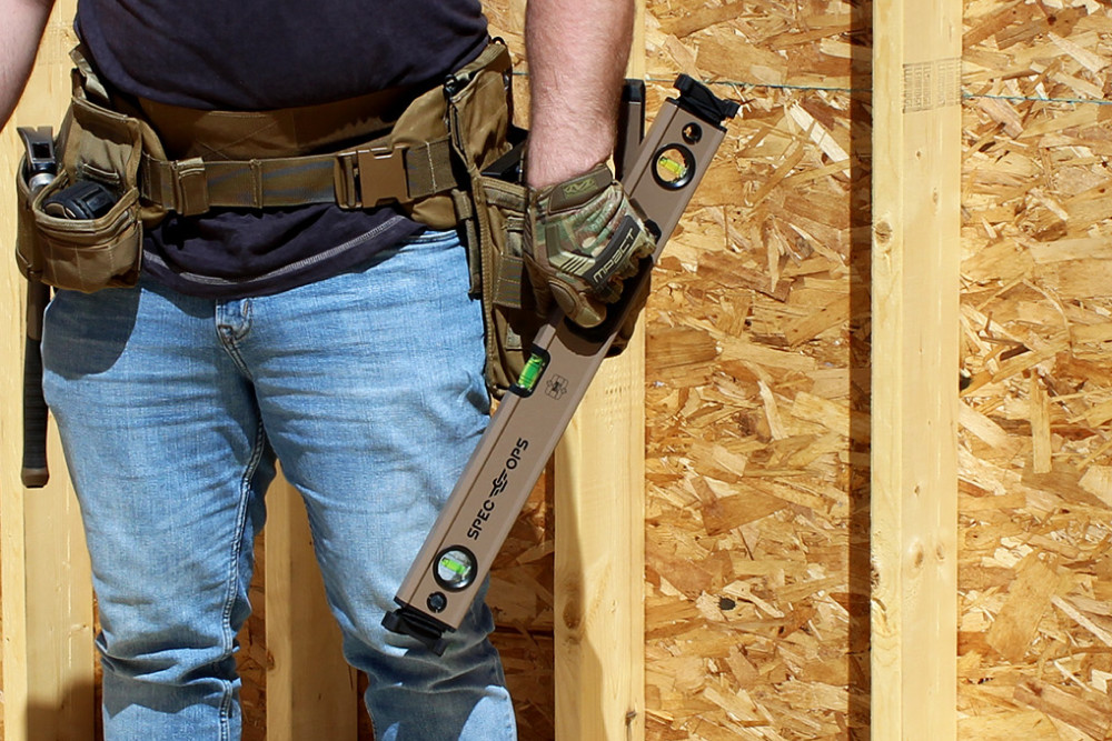 Spec Ops Tools Magnetic Box Beam Level with Bungee 24″ - Ascmtools