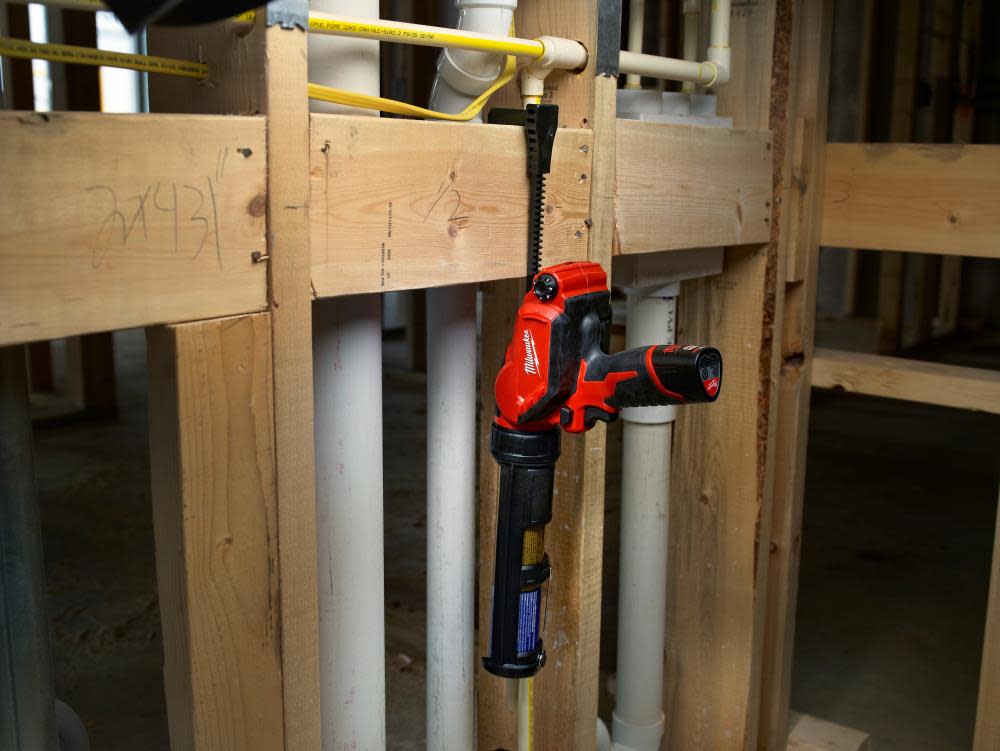 Milwaukee M12 10 oz Caulk Gun - Ascmtools