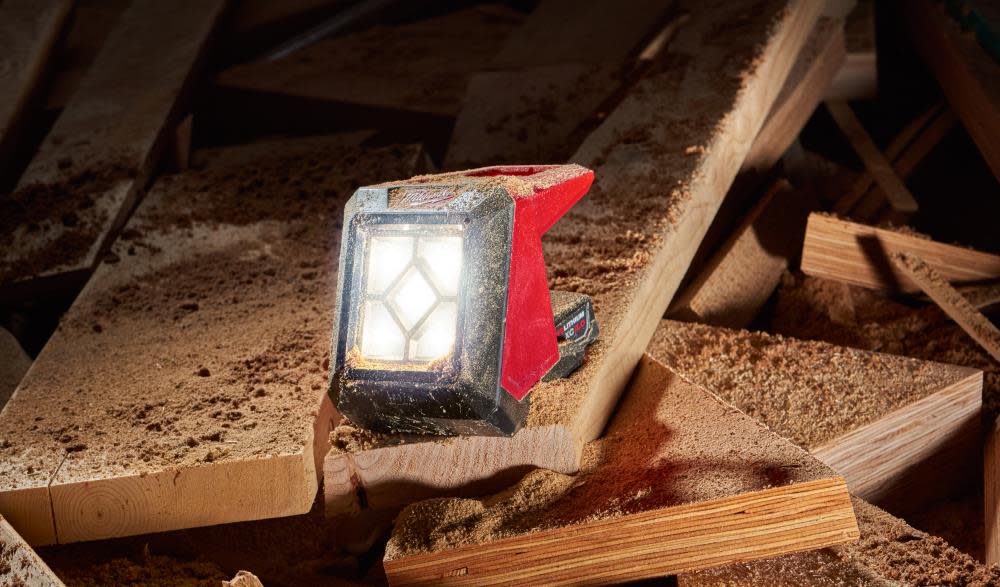 Milwaukee M12 Compact Flood Light Reconditioned - Ascmtools