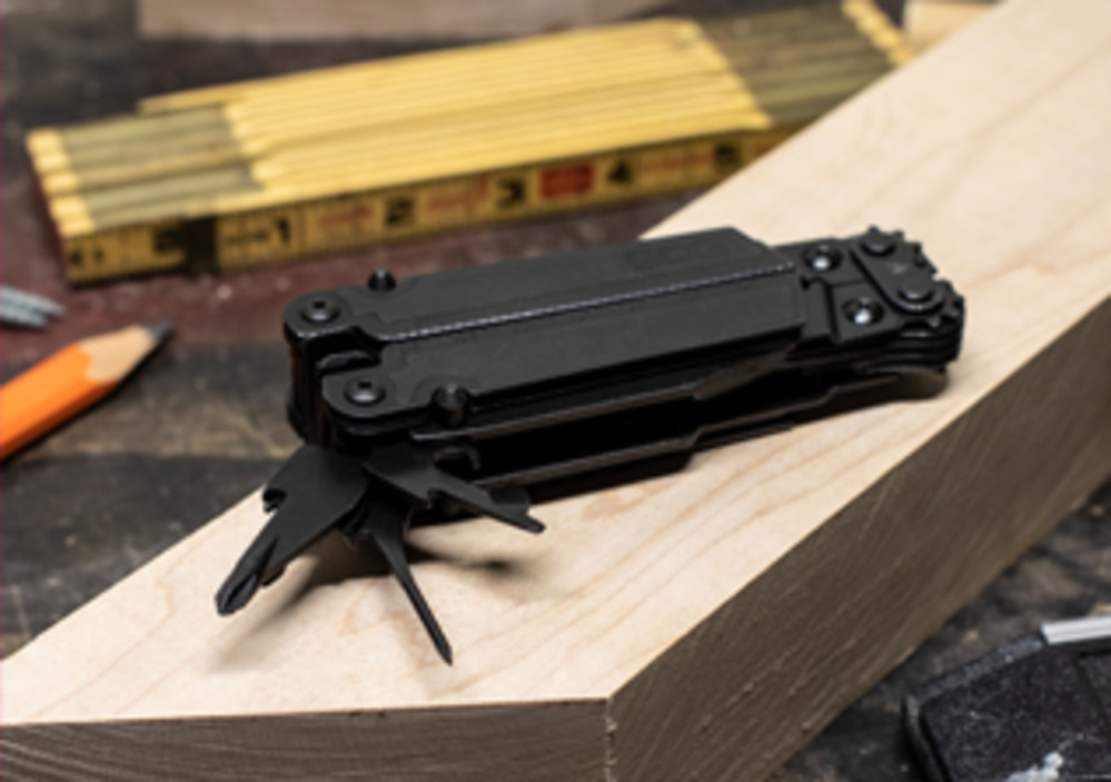 SOG PowerAccess Assist Multi Tool Black - Ascmtools