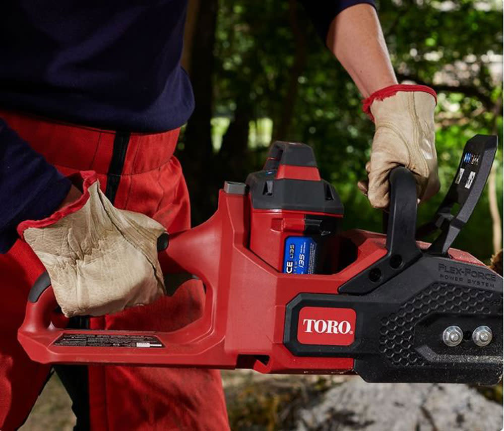 Toro 16″ Cordless Brushless Electric Chainsaw with 60V MAX* Battery Power and Flex-Force Power System Kit - Ascmtools