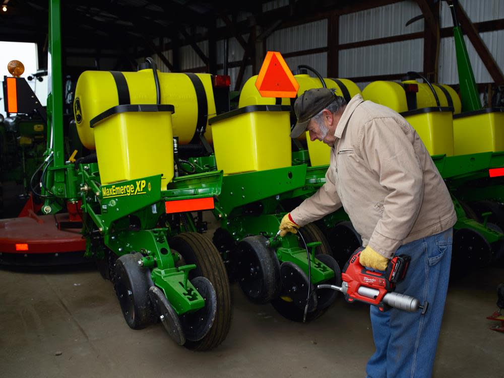 Milwaukee M18 FUEL HTIW with Grease Gun Kit - Ascmtools