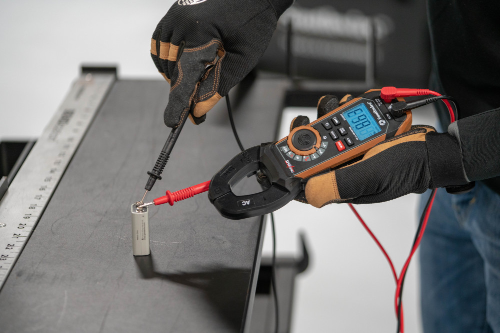 Southwire AC Clamp Meter with Built-In NCV Worklight - Ascmtools