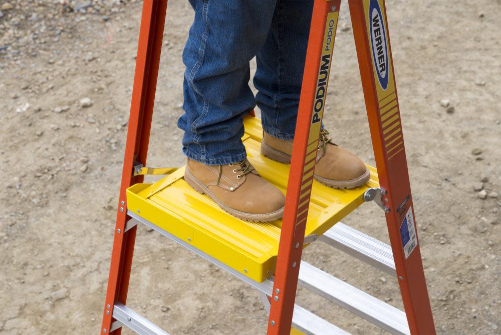 Werner Podium 8-ft Fiberglass 300-lb Type IA Platform Ladder - Ascmtools