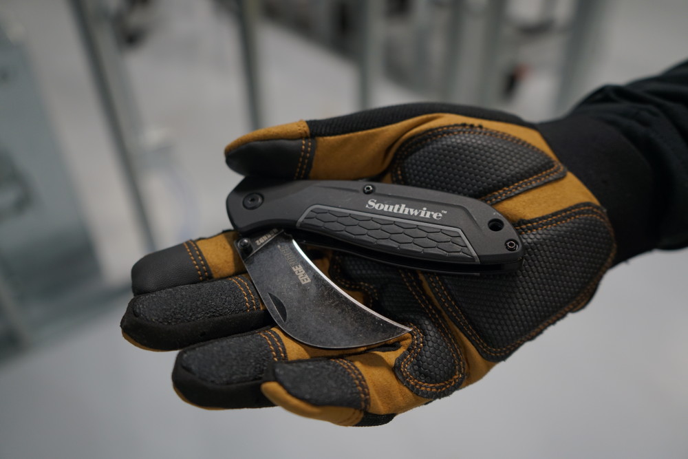 Southwire EDGEFORCE Hawk Bill Knife - Ascmtools