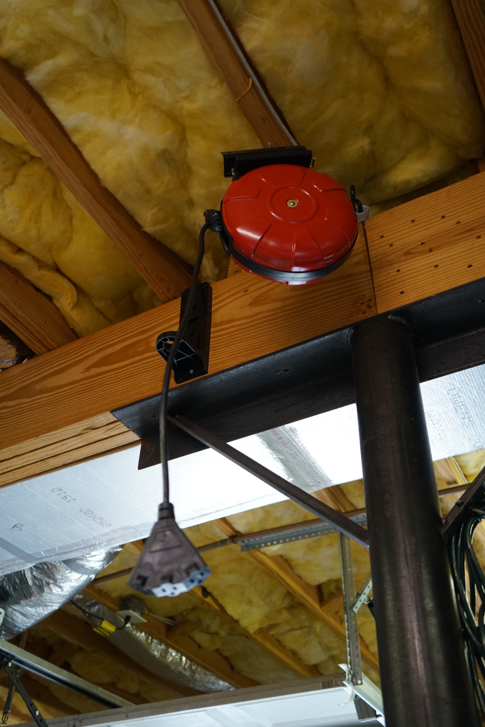 Southwire Retractable Reel Cord 3 Outlet 30′ - Ascmtools