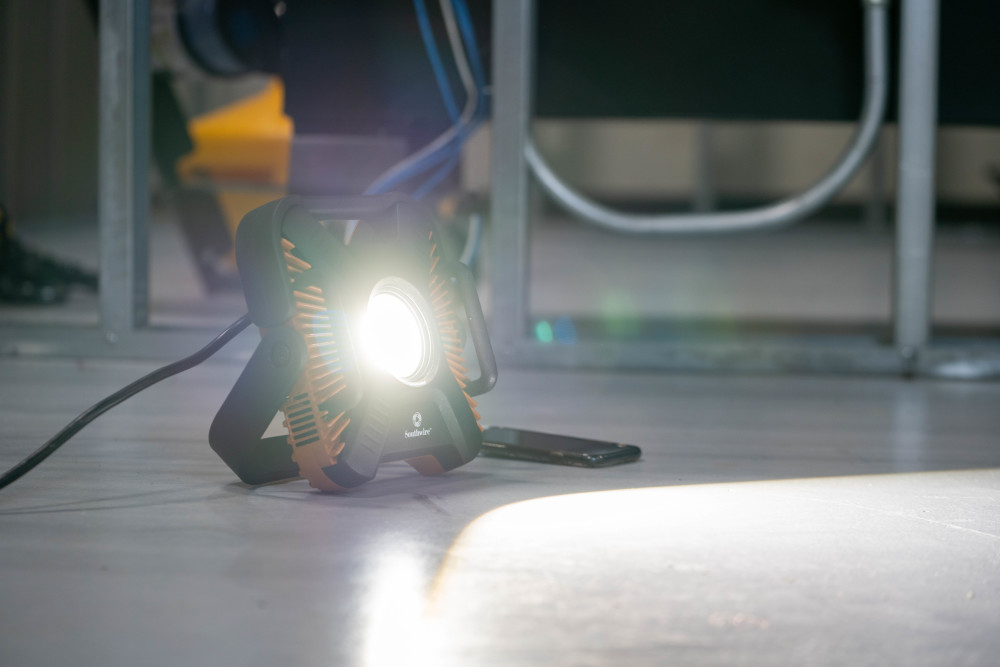 Southwire 10000 Lumen LED Work Light - Ascmtools
