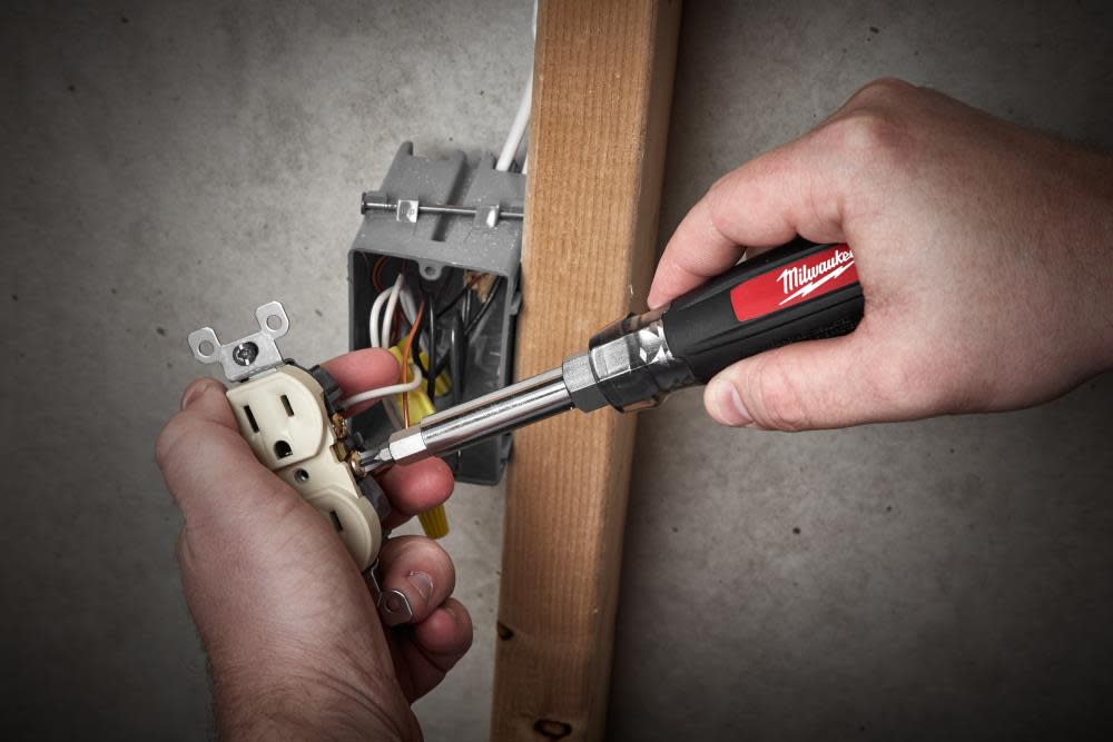 Milwaukee 13-in-1 Cushion Grip Screwdriver - Ascmtools