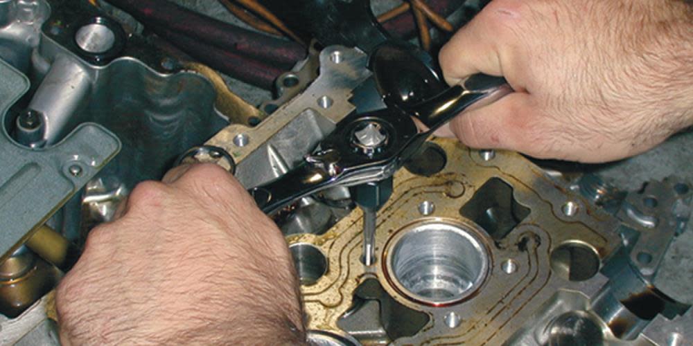 GEARWRENCH 77 Piece Ratcheting Tap and Die Set SAE/Metric - Ascmtools