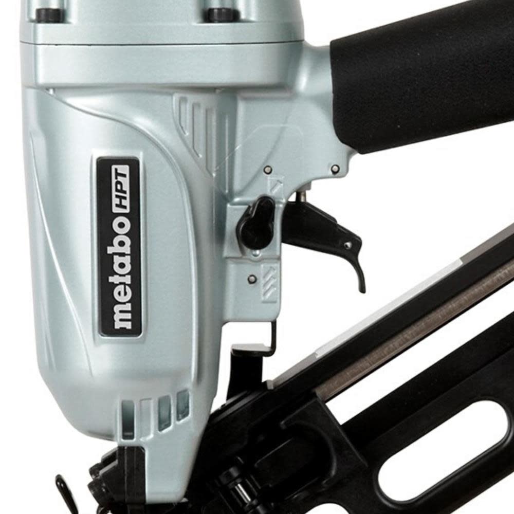 Metabo HPT 2-1/2 In. 15-Gauge Angled Finish Nailer with Air Duster - Ascmtools