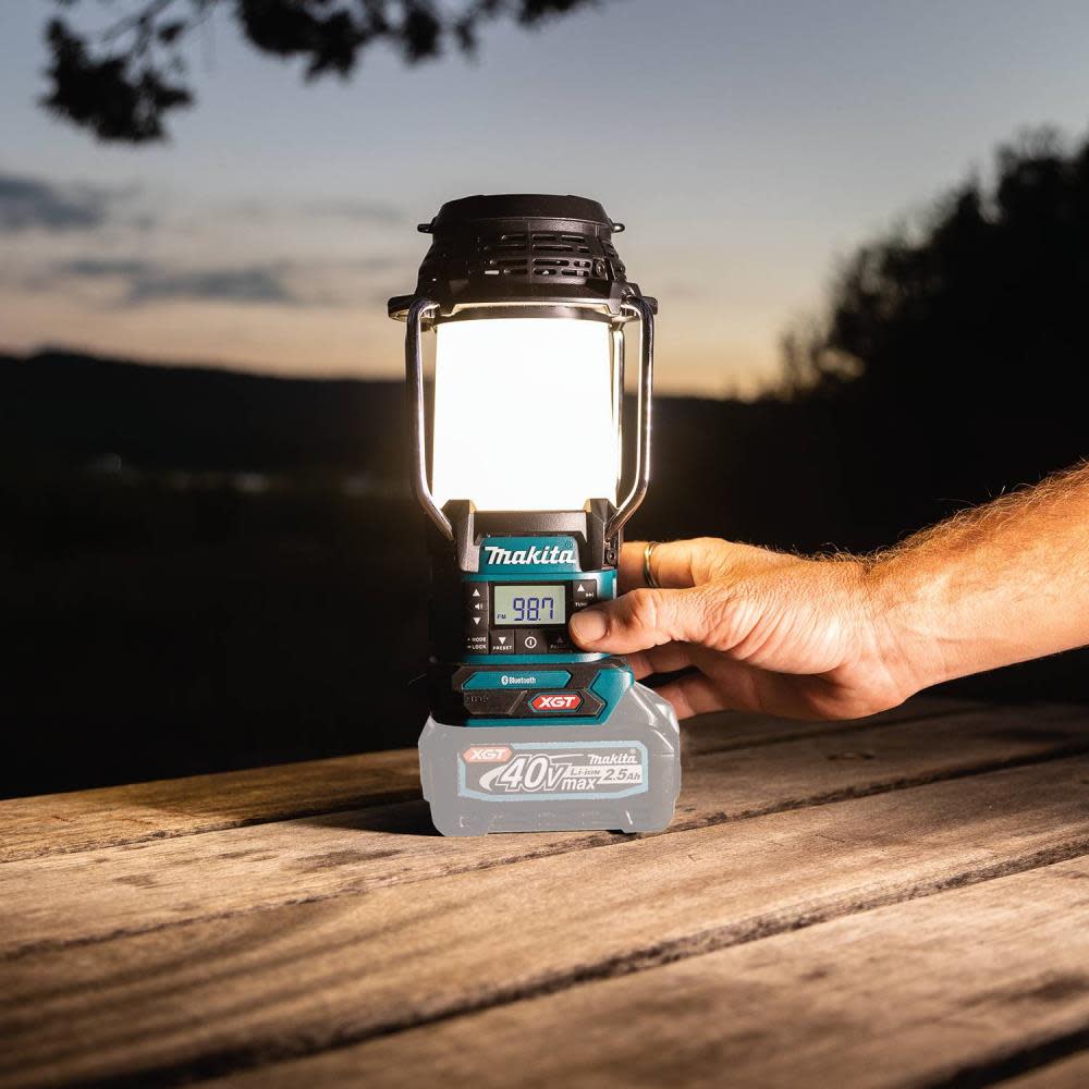Makita 40V max XGT Lantern with Radio Bare Tool - Ascmtools