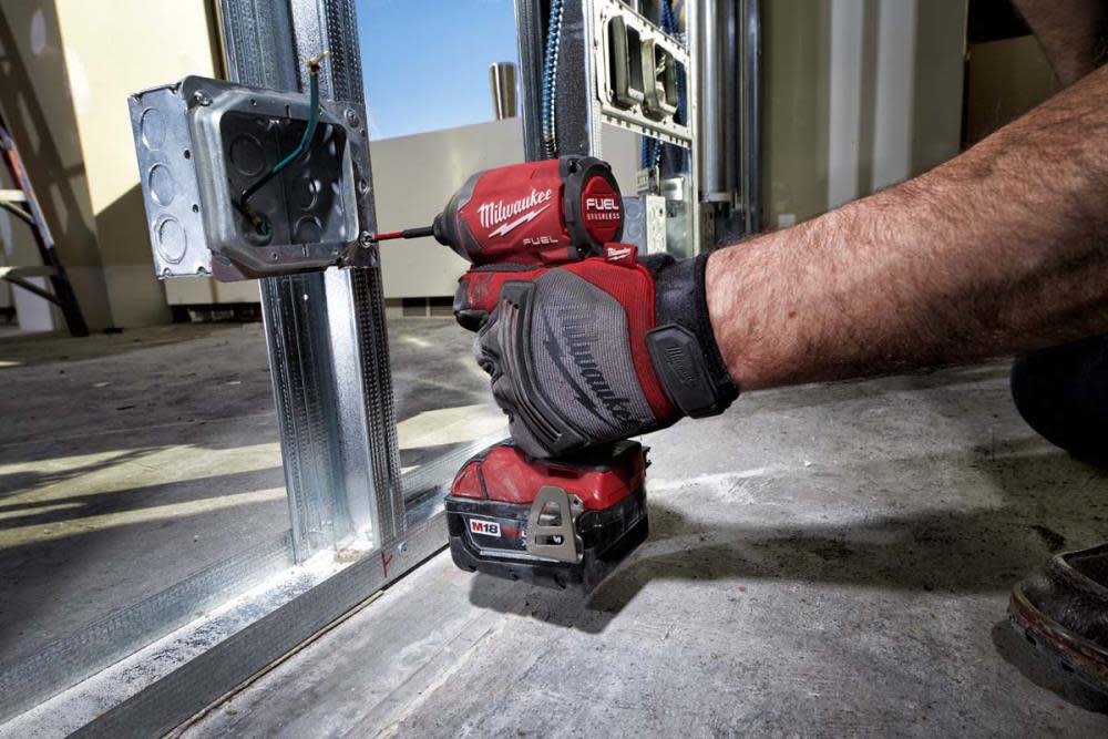 Milwaukee M18 FUEL 2-Tool Hammer Drill/Impact Driver Combo Kit - Ascmtools