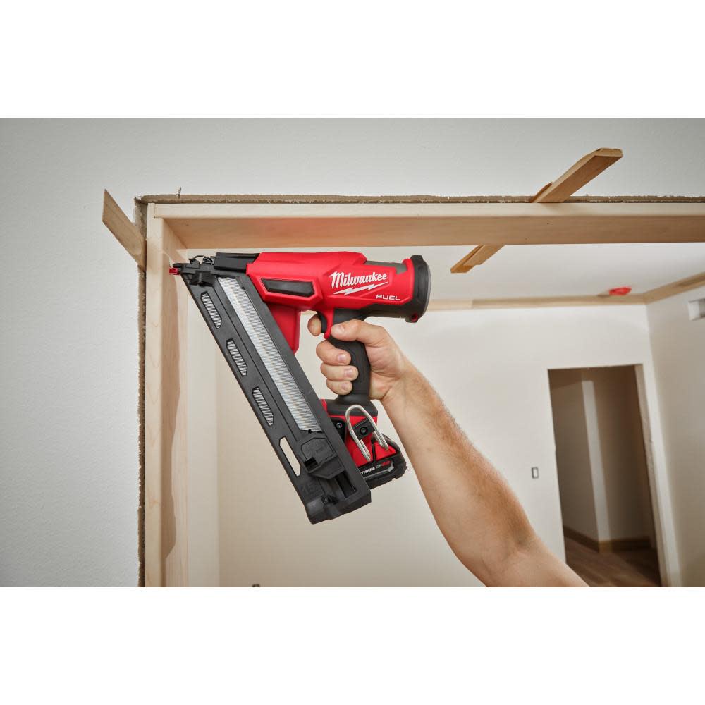 Milwaukee M18 FUEL 15 Gauge Finish Nailer Kit - Ascmtools