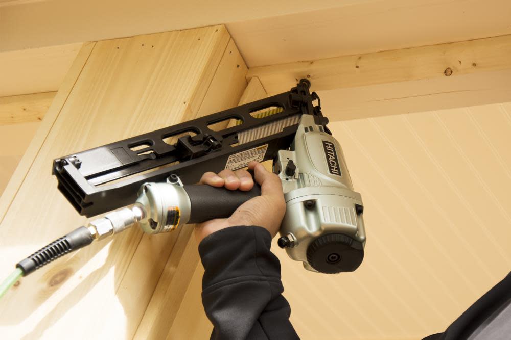 Metabo HPT 2-1/2 In. 15-Gauge Angled Finish Nailer with Air Duster - Ascmtools