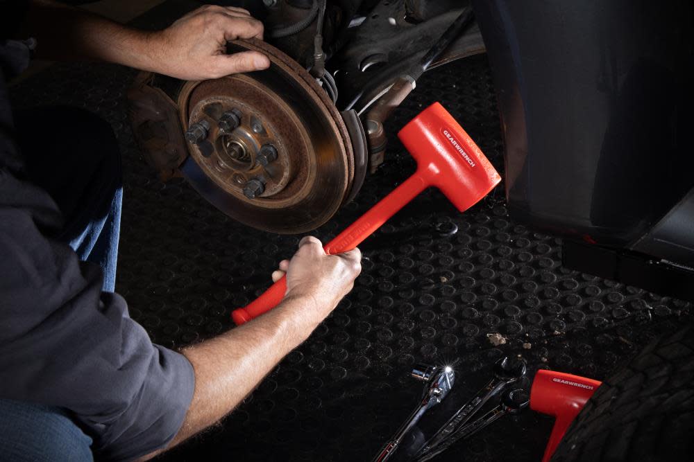 GEARWRENCH Dead Blow Hammer One-Piece Standard Head 38 oz - Ascmtools