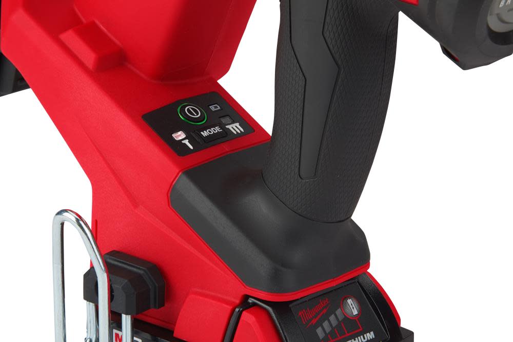 Milwaukee M18 FUEL 18ga 1/4″ Narrow Crown Stapler Recontitioned - Ascmtools
