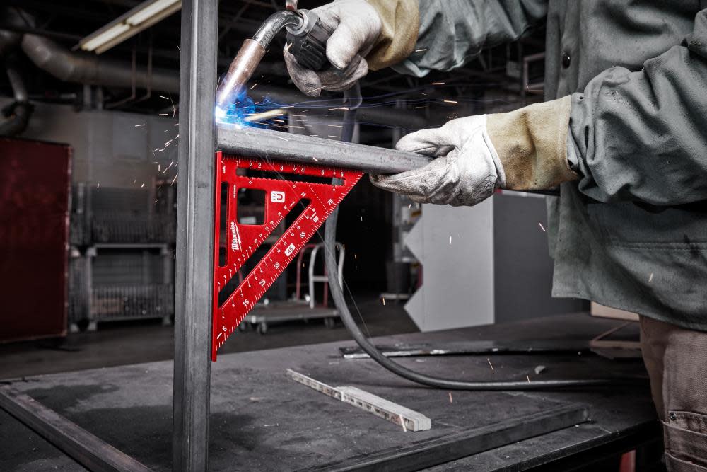 Milwaukee 7 in. Magnetic Rafter Square - Ascmtools